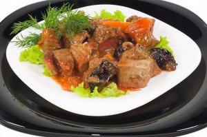 Баранина по-мароккански с медом и черносливом Баранина по-мароккански с медом и черносливом