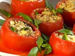 Помидоры, фаршированные корейкой, ветчиной и креветками Помидоры, фаршированные корейкой, ветчиной и креветками