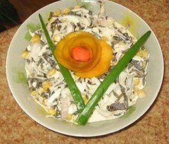 Салат из дайкона с кальмарами