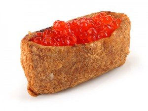 Инари-суши с икрой лосося Инари-суши с икрой лосося